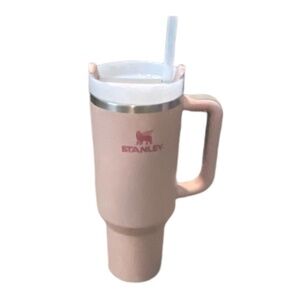 NWOT Stanley H2.0 Vacuum Quencher, 40oz , Cold Insulation Peach